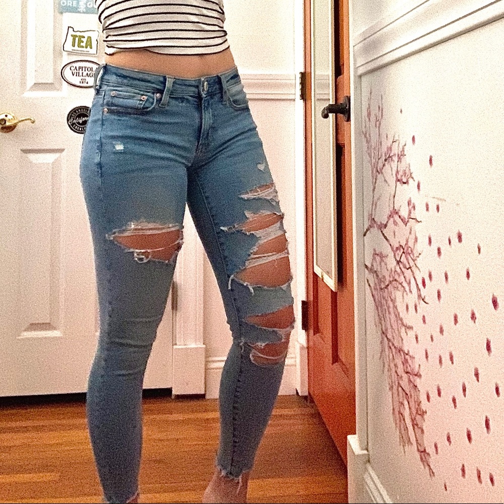 American Eagle distressed jeggings✨✨✨